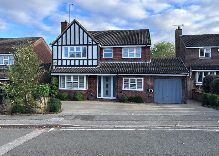 Driveway, Garage, Coronavirus-Friendly at Detached Family Home In Bedfordshire For Filming, Bedfordshire