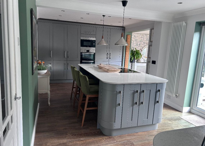 Kitchen (With Island), Kitchen (Coloured units), Kitchen (Modern), Kitchen With Table, Kitchen (Electric/Induction Hob) at Detached Family Home In Bedfordshire For Filming, Bedfordshire