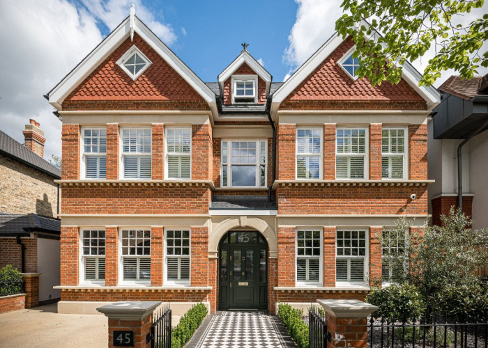 Coronavirus-Friendly at Sleek New Build In London For Filming, London