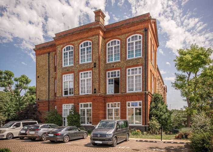 Building, Facade at A 1900 Converted School Into Flat For Filming, London