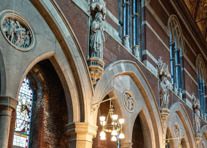 Stunning Church With Breath-taking Interior For Filming, London