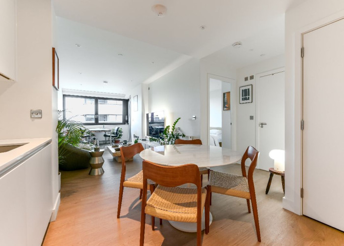 Flats / Appartments at Bright One Bedroom Apartment On The 15th Floor For Filming, London
