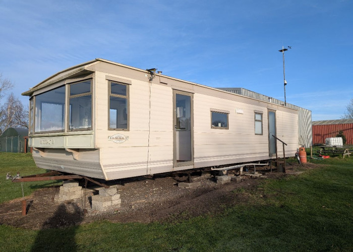 Mobile home at Twenty One Acre Private Airfield And Runway For Filming, Lincolnshire