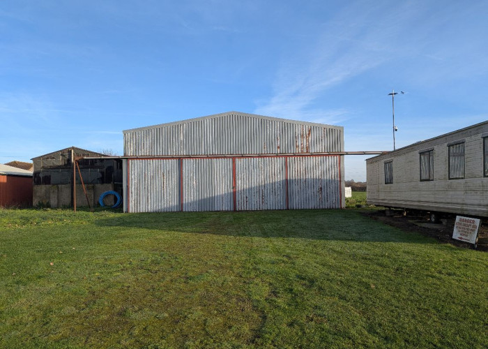 Sky, Land lot at Twenty One Acre Private Airfield And Runway For Filming, Lincolnshire