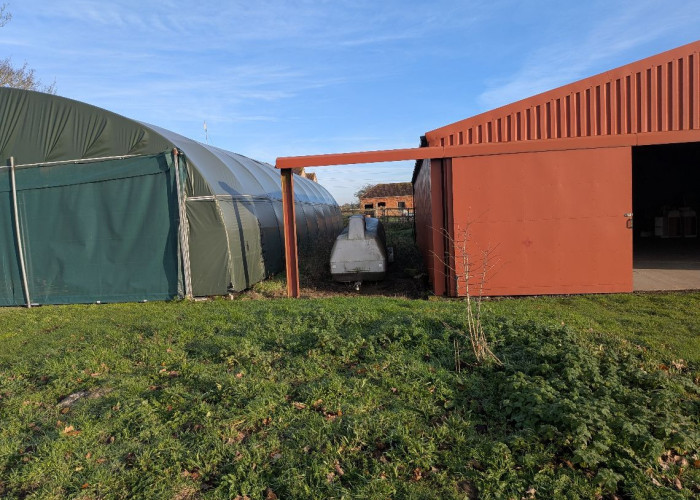 Roof, Land lot at Twenty One Acre Private Airfield And Runway For Filming, Lincolnshire