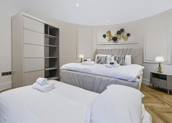 Bedroom (Double) at Contemporary Hillside Home With Panoramic Views Across The Valley For Filming, Derbyshire