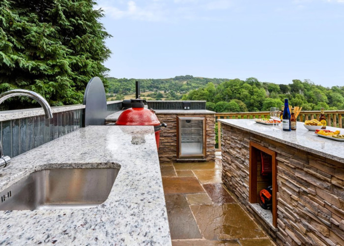 Contemporary Hillside Home With Panoramic Views Across The Valley For Filming, Derbyshire