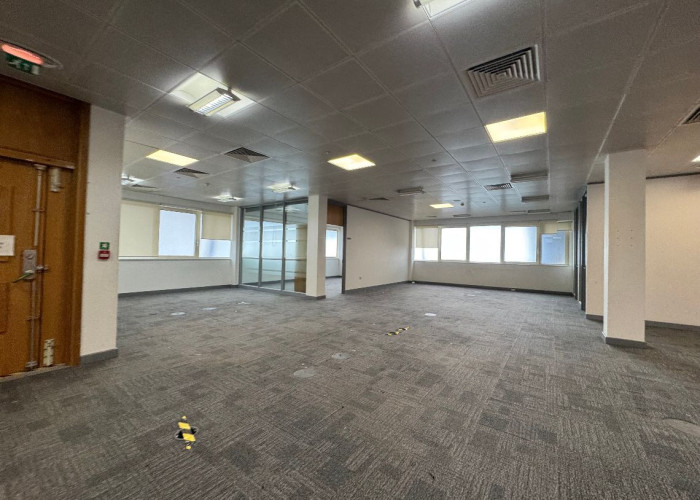 Office, Empty Room at Former Government Building With Offices And Underground Parking For Filming, London