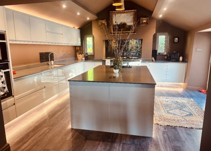 Large Five Bedroom Farmhouse For Filming, Cumbria