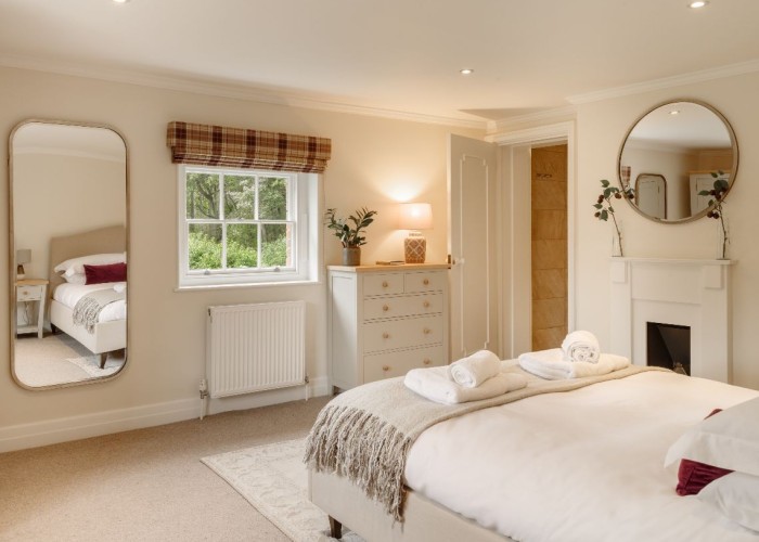 Elegant Georgian Manor House Set Within Beautiful Walled Gardens For Filming, Hertfordshire