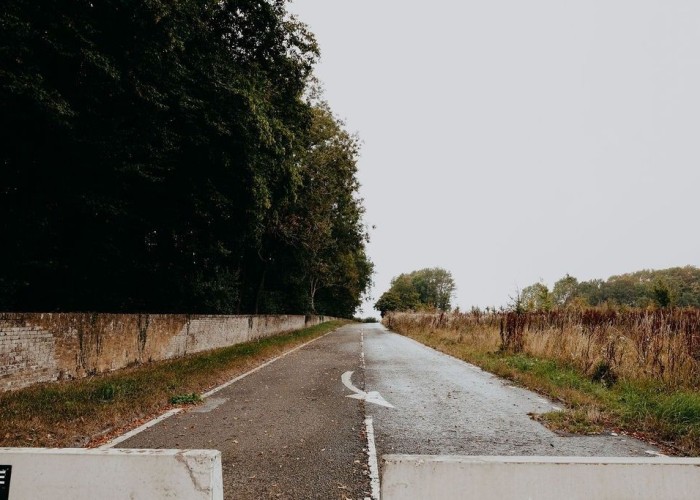 A Fully Controllable Private A-Road Set For Filming, Hertfordshire