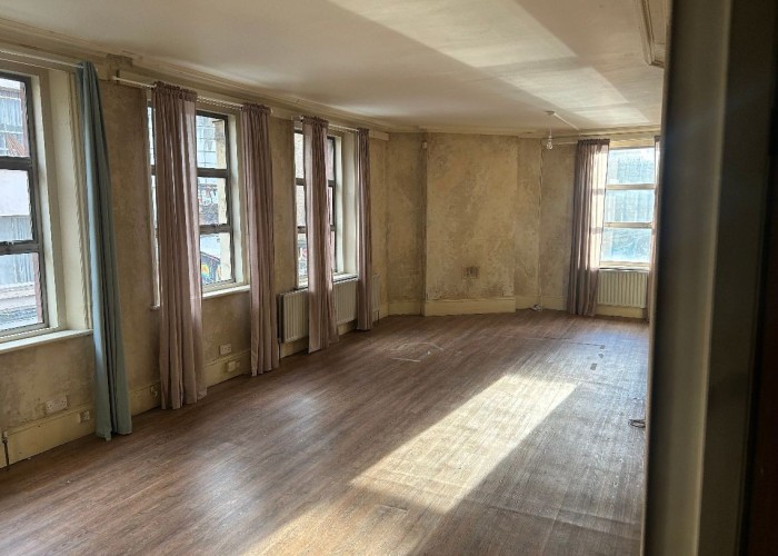 Empty Room at Multi- Storey Period Property In London For Filming, London