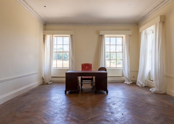 23. Home Office / Study