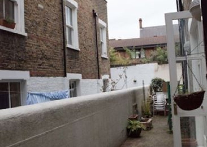 19. Alley
