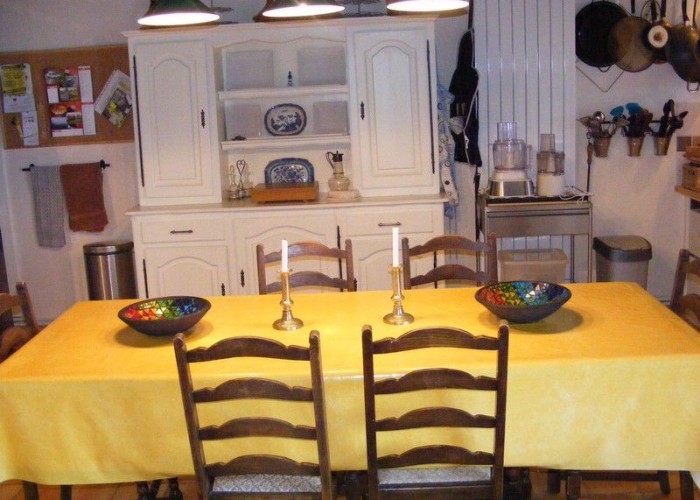 8. Kitchen With Table
