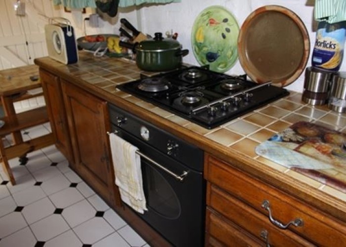 6. Kitchen (Wooden Units)