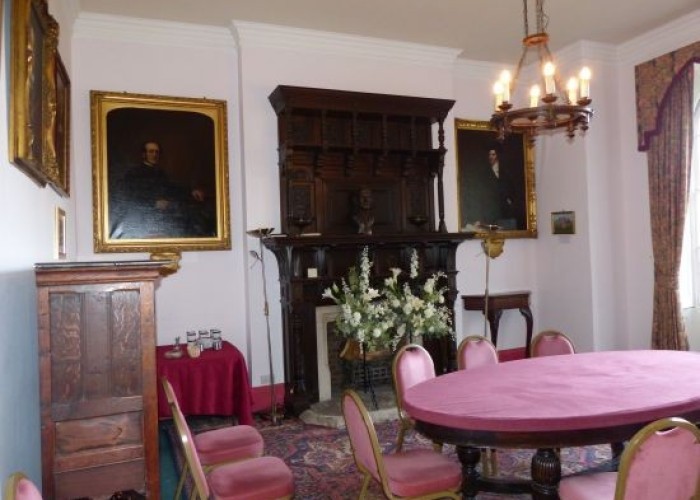 47. Diningroom