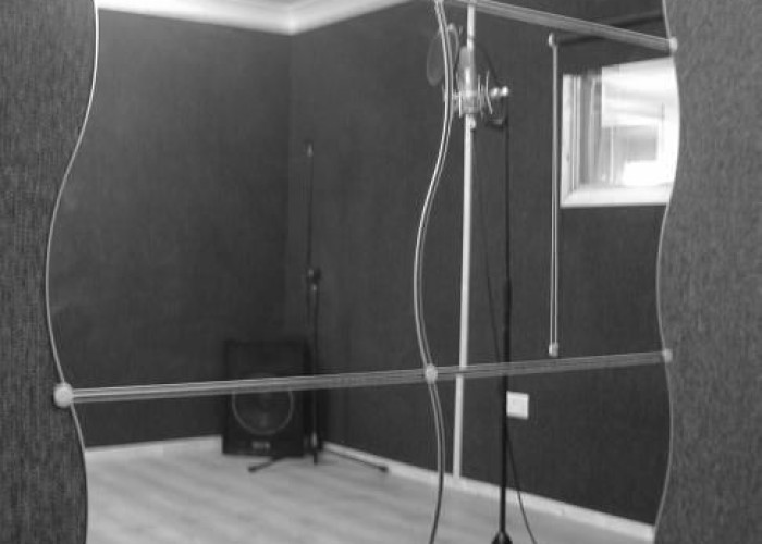 1. Studio