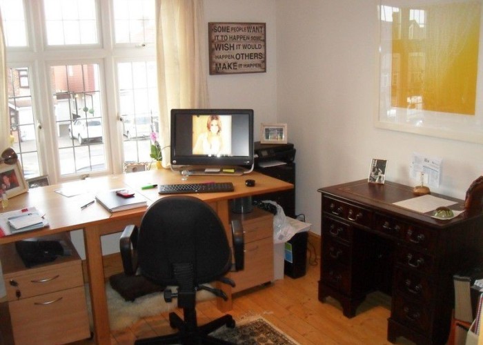 27. Home Office / Study