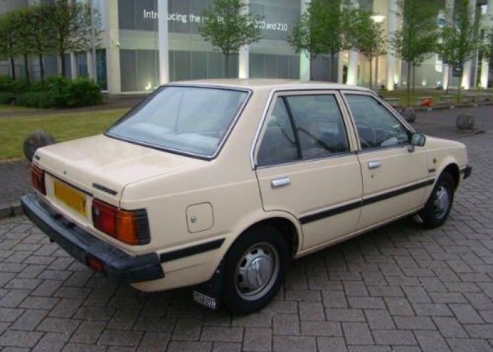 2. Car (Vintage)
