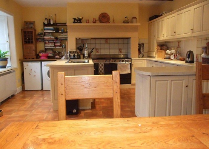 7. Kitchen With Table