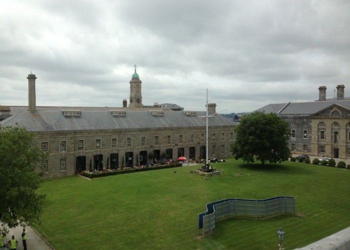 21. Exterior