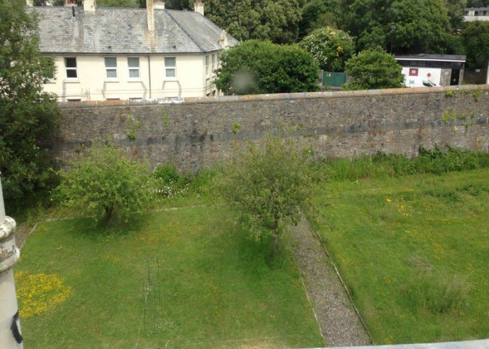 23. Gardens