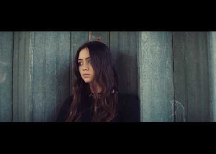 Jasmine Thompson - Old Friends [Official Video]