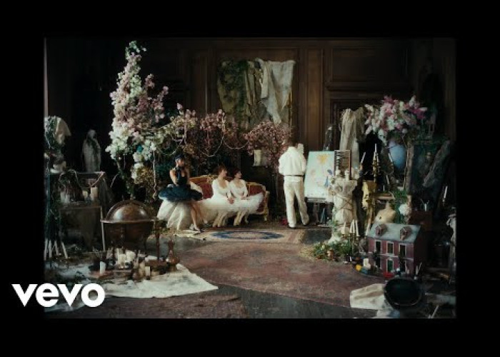 beabadoobee - the way things go (Official Music Video)