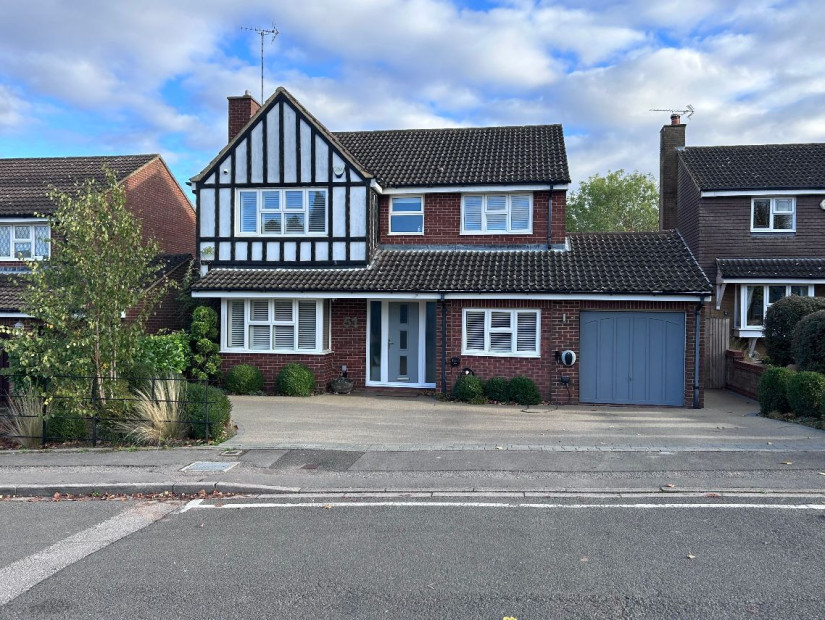 Driveway, Garage, Coronavirus-Friendly at Detached Family Home In Bedfordshire For Filming, Bedfordshire